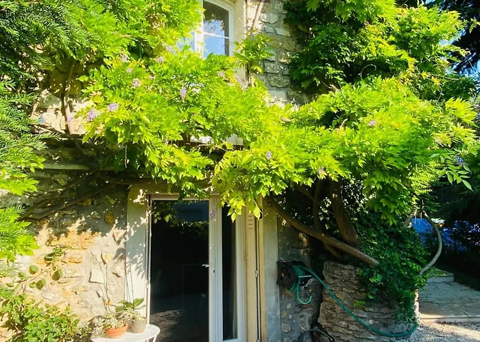 40m2 Dans Maison - Proche Paris 게스트하우스 2*